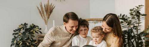 Familie zu Hause